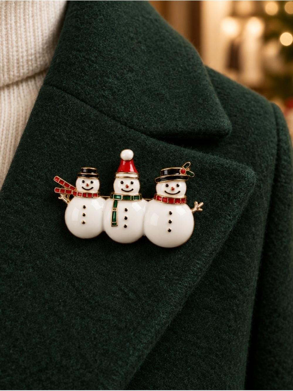 Holiday Motif pin Snowmen